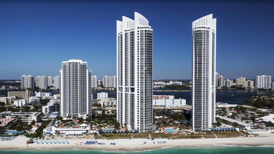 Luxurious Beach Resort Balcony Sunny Isles Beach Exterior foto