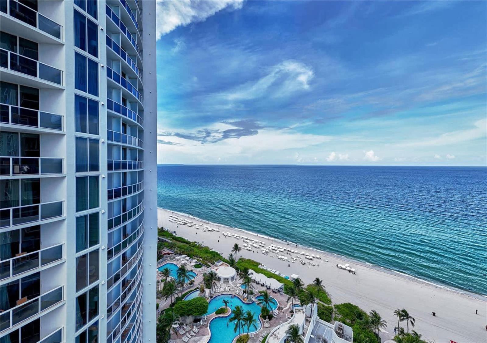 Luxurious Beach Resort Balcony Sunny Isles Beach Exterior foto