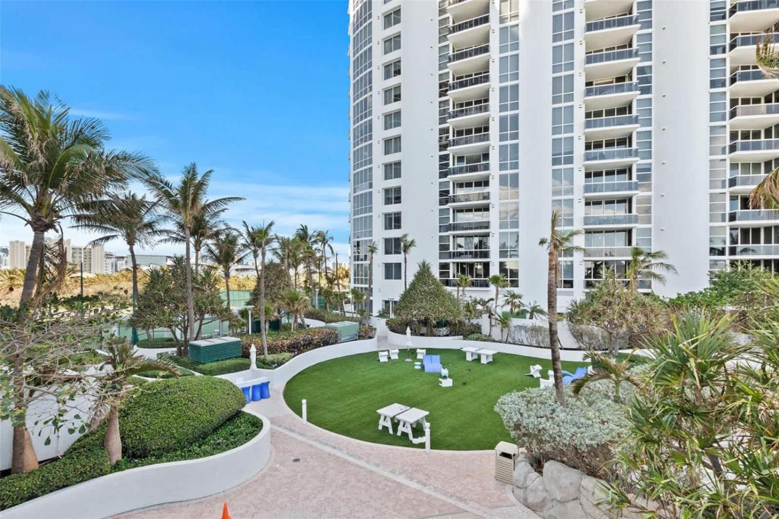 Luxurious Beach Resort Balcony Sunny Isles Beach Exterior foto